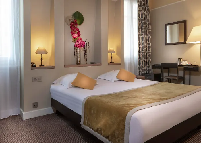 Hotel Du Bois Champs-Elysees