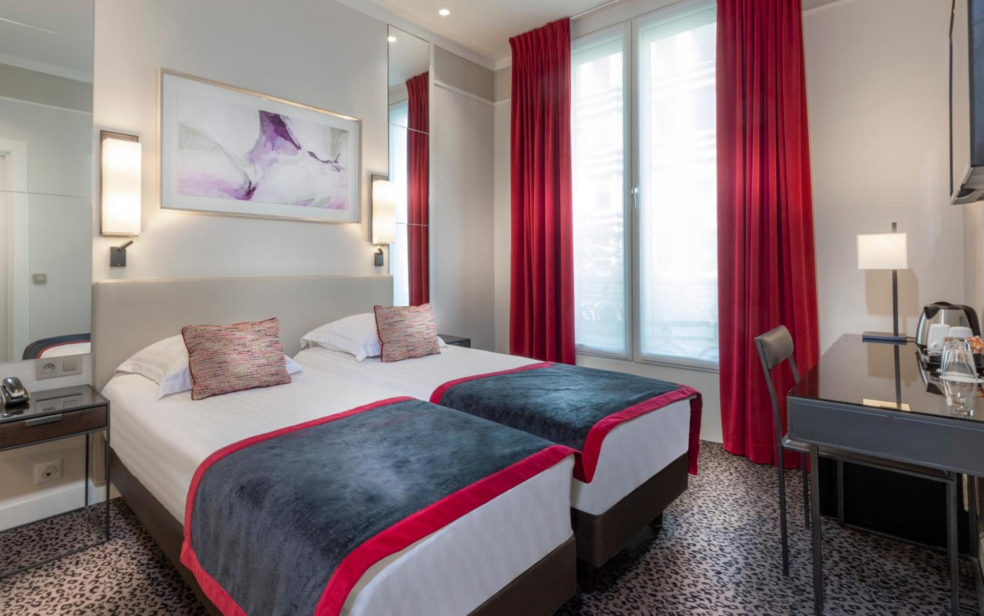Du Bois Champs-elysées Hotel 3*